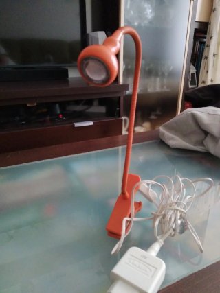 Lámpara de pinza Ikea naranja