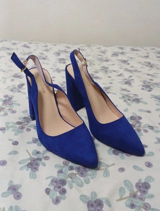 Zapatos de tacón azul slingback Precio negociable