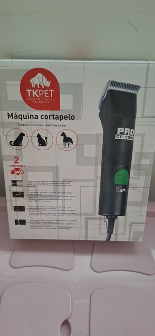 Kit comedero, bebedero y cortapelo