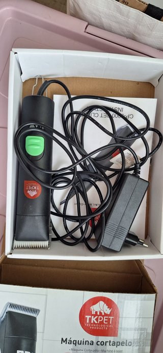 Kit comedero, bebedero y cortapelo