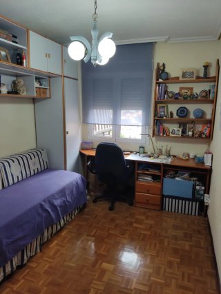 Escritorio de Madera de Pino