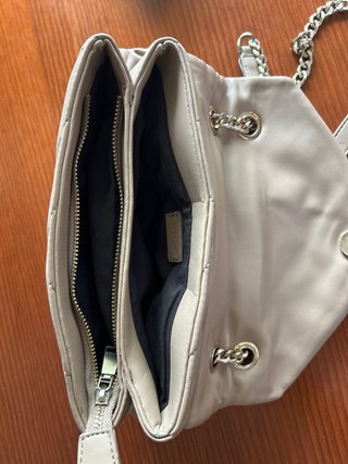 Bolso acolchado cadena beige