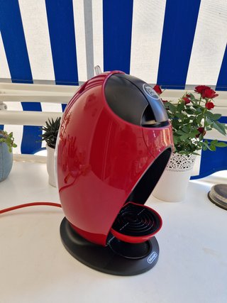 Cafetera Dolce Gusto Roja