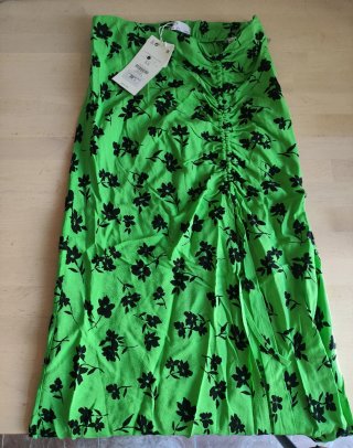 Falda verde floral asimétrica talla S