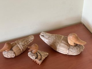 Adornos artesanales de patos vintage
