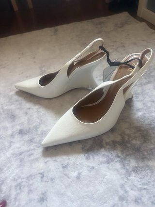 Zapatos de cuña blancos