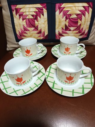 Set de 4 Tazas de Café con Platos