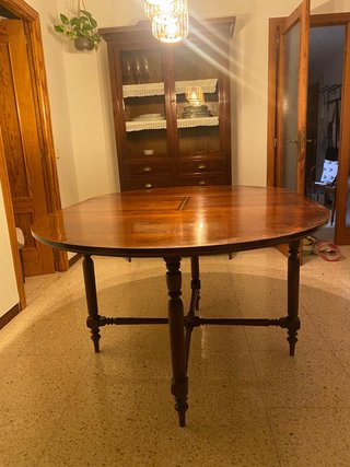 Conjunto de Comedor Clásico de Madera