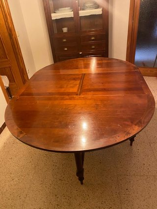 Conjunto de Comedor Clásico de Madera