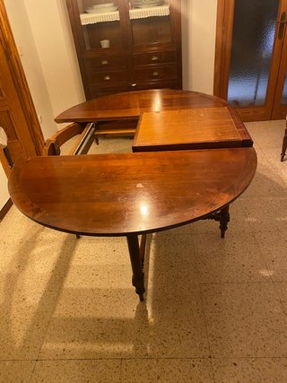 Conjunto de Comedor Clásico de Madera