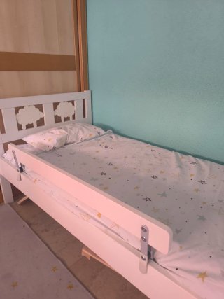Cama Infantil con Somier y Colchón.