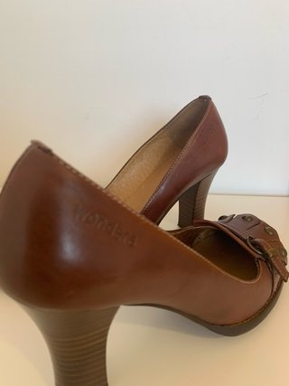 Zapatos de tacón Wonders marrones
