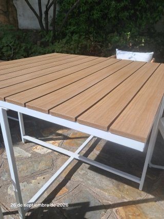Conjunto de Mesa y 4 Sillas de Jardín