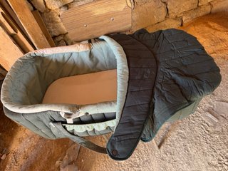 Carrito de bebé vintage con silla de paseo y cuco