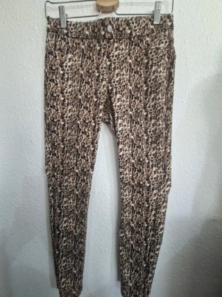 Pantalón Capri HUE Estampado Leopardo