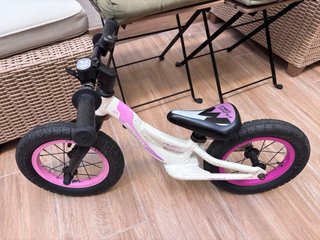 Bicicleta de equilibrio Monty 12 rosa