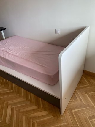 Set muebles habitación (escritorio, cama, estante)
