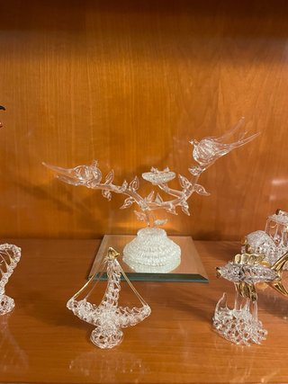 Lote de figuras de decorativas de cristal y metal