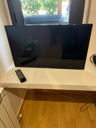 Televisor Nevir Negro