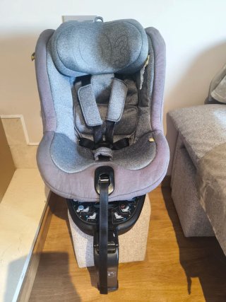 Silla de coche para bebé gris