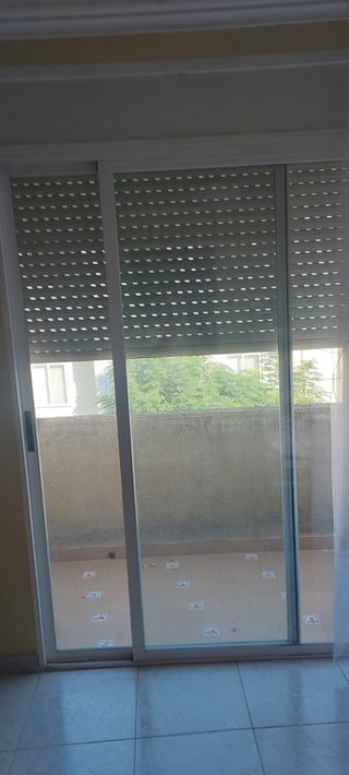 Lote de 6 Ventanas, 2 Balconeras y Persianas