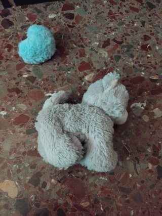 Peluche de Gato con Corazón Pompón