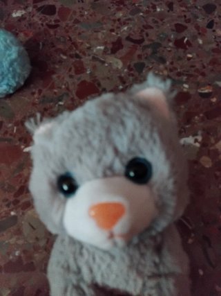 Peluche de Gato con Corazón Pompón