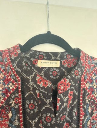 Blusa Maison Hotel bordada