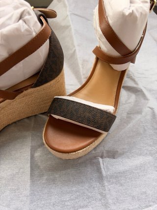 Sandalias Michael Kors Serena Marrón
