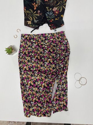 Falda Floral con Abertura Lateral