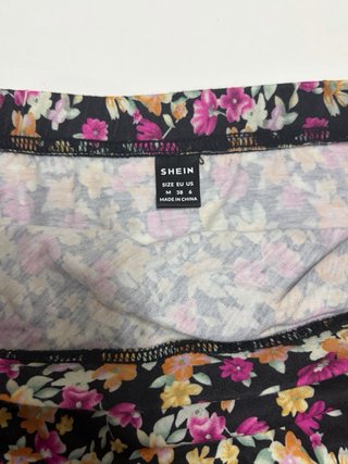 Falda Floral con Abertura Lateral