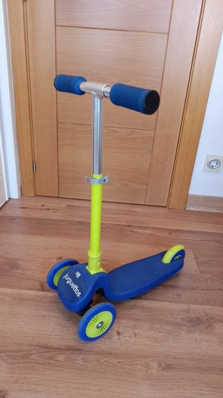 Patinete 3 ruedas Juguettos azul y verde