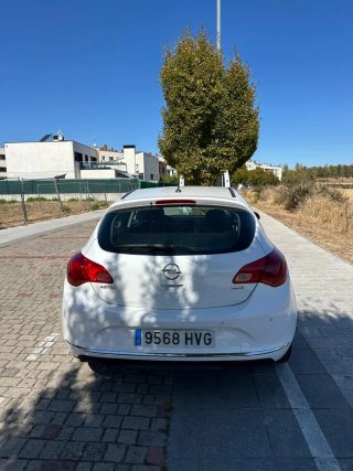 Opel Astra 2014