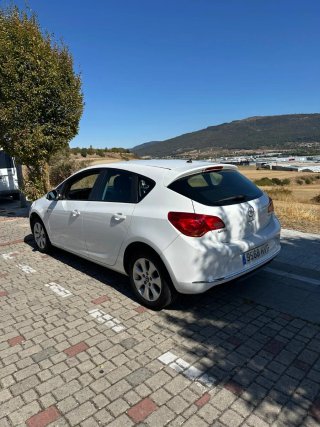 Opel Astra 2014