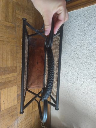 Revistero de Metal y Mimbre
