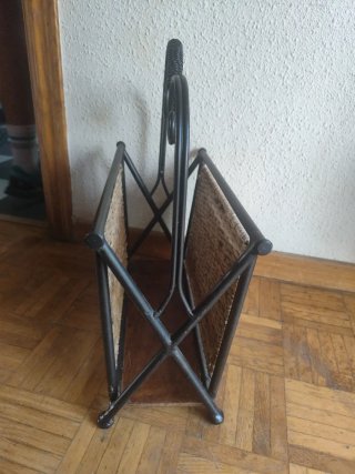 Revistero de Metal y Mimbre