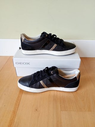 Zapatillas Geox Negras Talla 39. SIN USAR.
