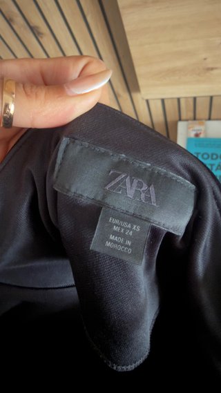 Vestido de fiesta negro con encaje