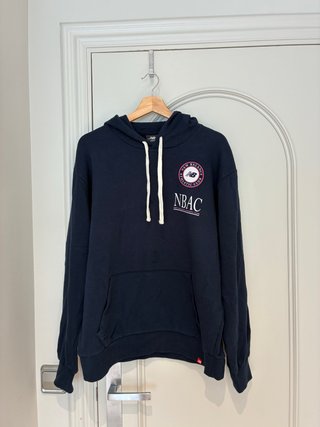 Sudadera New Balance azul marino