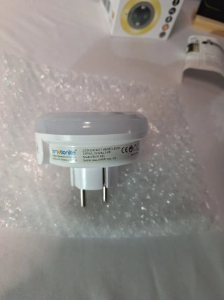 Luz nocturna LED con sensor de luz. B141