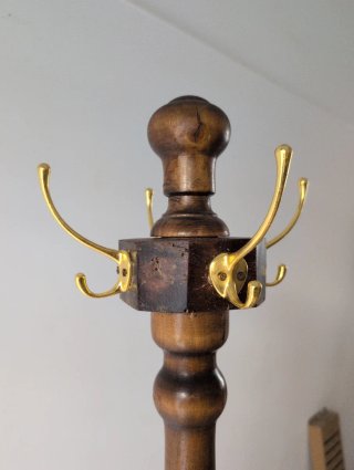 Perchero de pie madera antiguo
