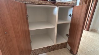 Cocina amueblada con electrodomésticos