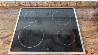 Cocina amueblada con electrodomésticos