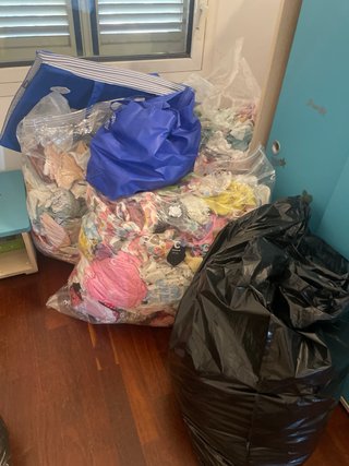 Lote de ropa. Aprox 80-90 kilos de ropa