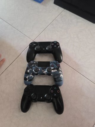PS4 (PlayStation 4) FAT + 3 Mandos + 4 Juegos