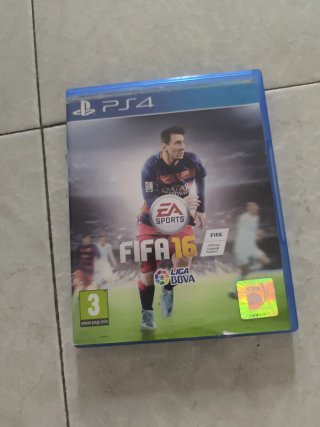 PS4 (PlayStation 4) FAT + 3 Mandos + 4 Juegos