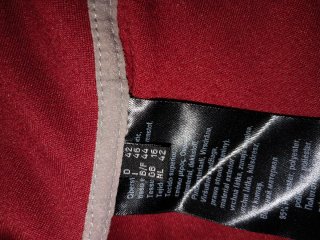 Chaqueta Roja con Detalles en Gris