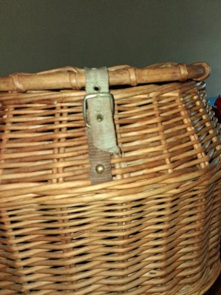 Cesta de Mimbre con Tapa