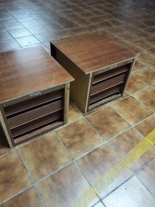 Dos cajoneras de madera (20€. Unidad)