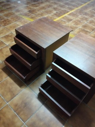 Dos cajoneras de madera (20€. Unidad)
